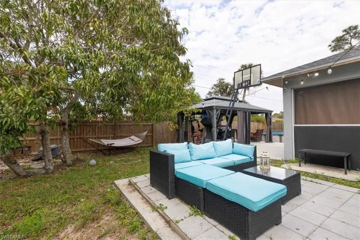 3825 Rose Ave - Additional sitting area in yard
