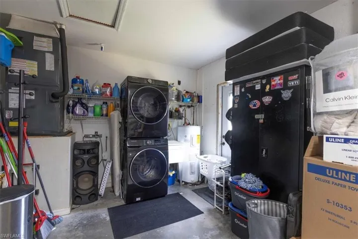 3825 Rose Ave - Included front load washer and dryer