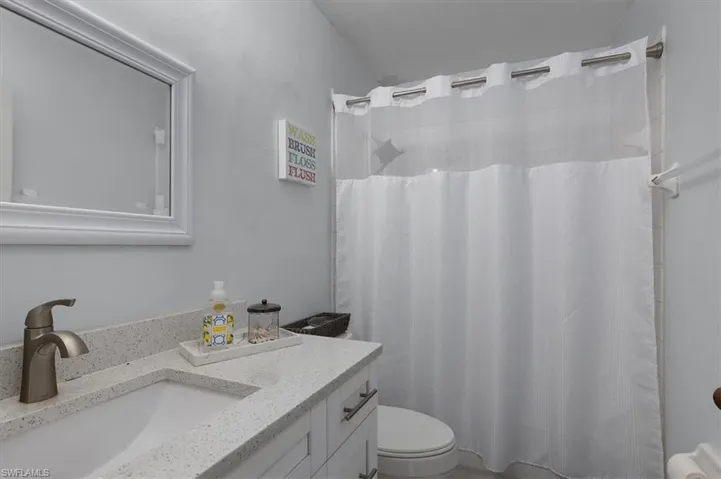 3825 Rose Ave - Updated guest bathroom