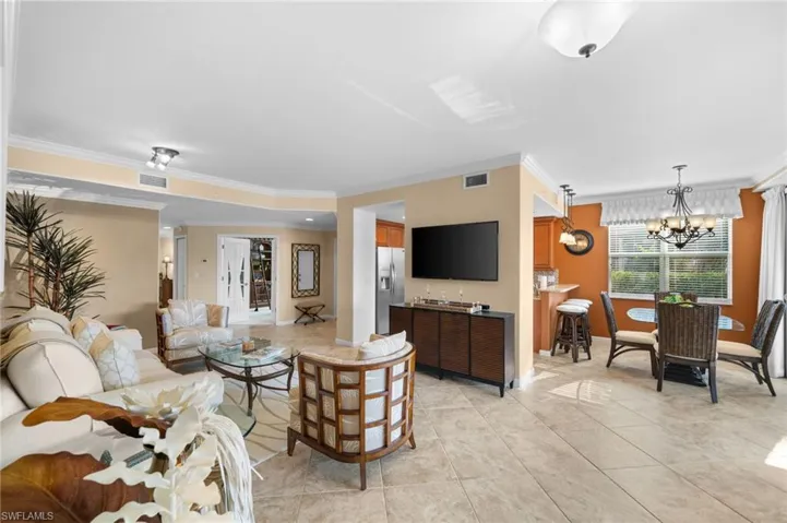 6652  Alden Woods  CIR, Naples, FL 34113