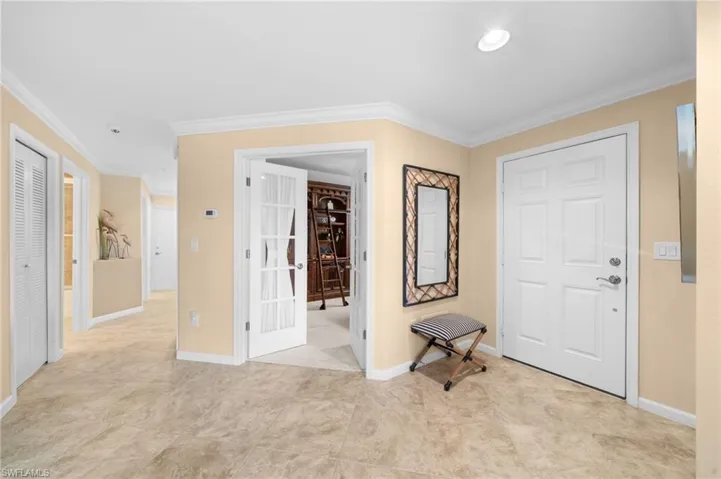 6652  Alden Woods  CIR, Naples, FL 34113