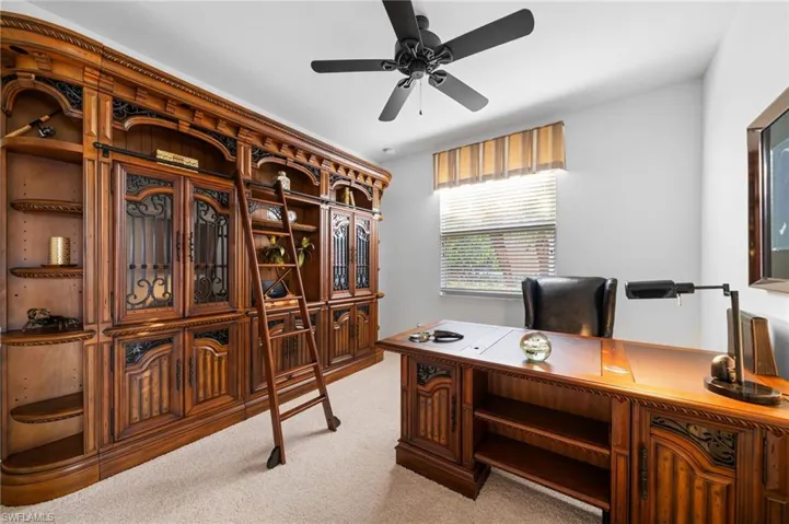 6652  Alden Woods  CIR, Naples, FL 34113