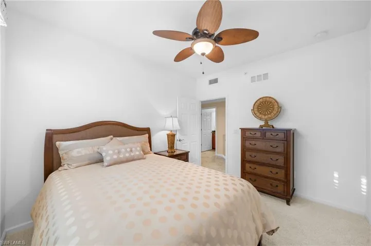 6652  Alden Woods  CIR, Naples, FL 34113