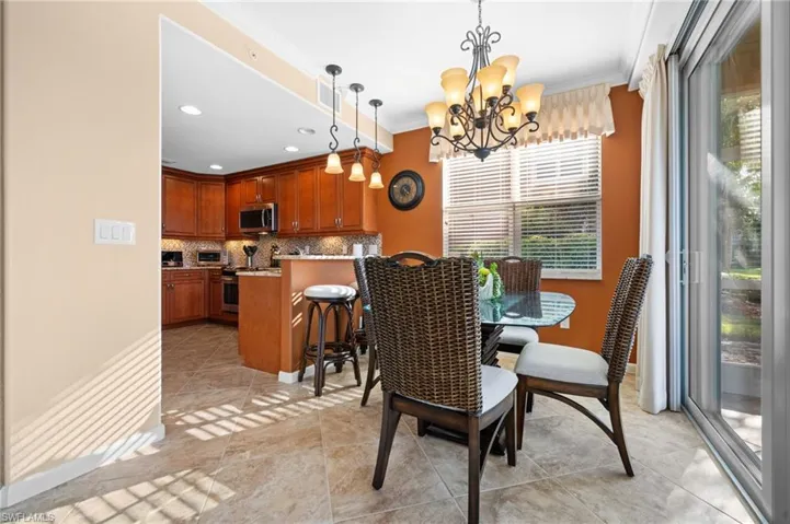 6652  Alden Woods  CIR, Naples, FL 34113