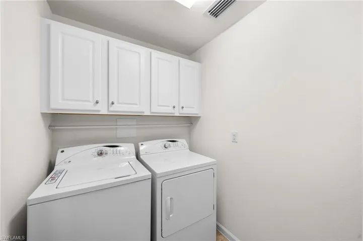 6652  Alden Woods  CIR, Naples, FL 34113