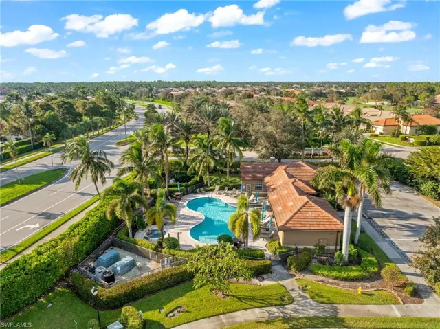 6652  Alden Woods  CIR, Naples, FL 34113