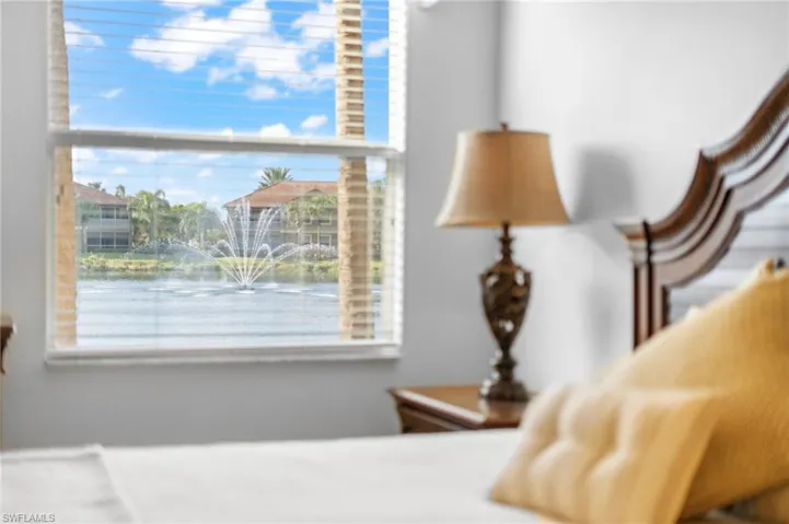 6652  Alden Woods  CIR, Naples, FL 34113