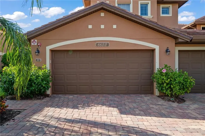 6652  Alden Woods  CIR, Naples, FL 34113