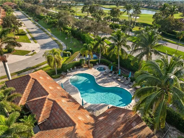 6652  Alden Woods  CIR, Naples, FL 34113