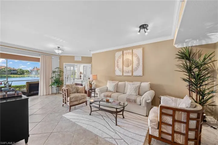 6652  Alden Woods  CIR, Naples, FL 34113