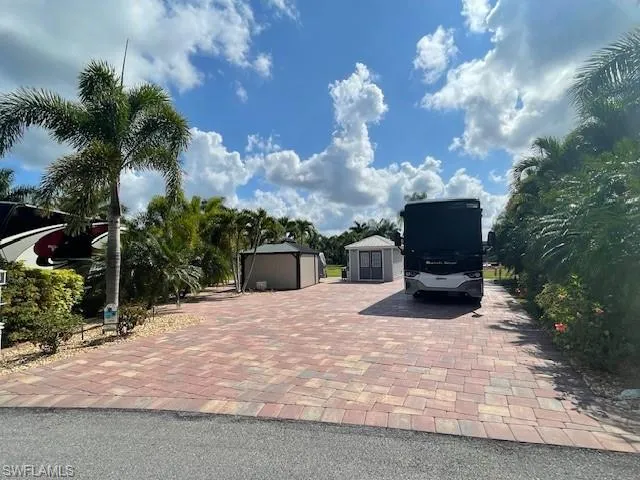 10008  RAMBLEWOOD  CT, Fort Myers, FL 33905