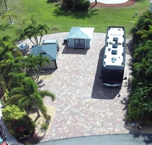 10008  RAMBLEWOOD  CT, Fort Myers, FL 33905