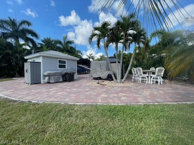 10008  RAMBLEWOOD  CT, Fort Myers, FL 33905