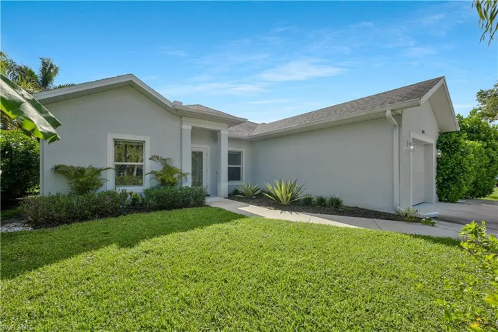 3892 14th St N, Naples, Florida 34103