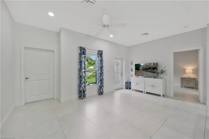 3892 14th St N, Naples, Florida 34103