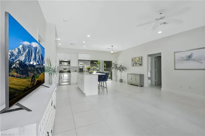 3892 14th St N, Naples, Florida 34103