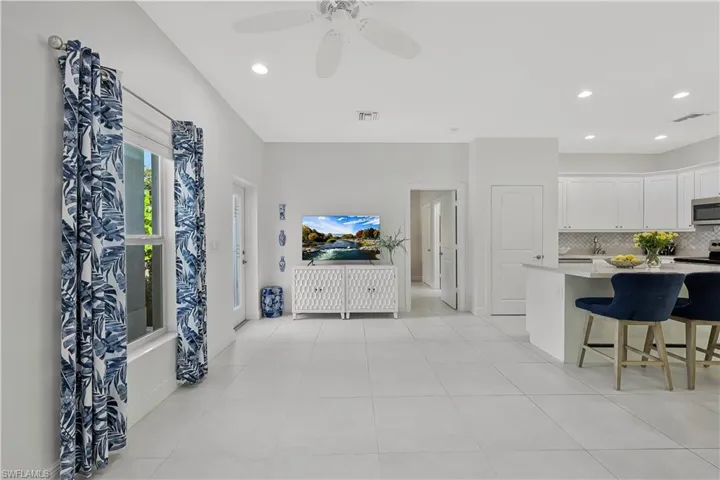 3892 14th St N, Naples, Florida 34103