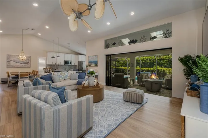 1374 Foxfire Ln, Naples, Florida 34104