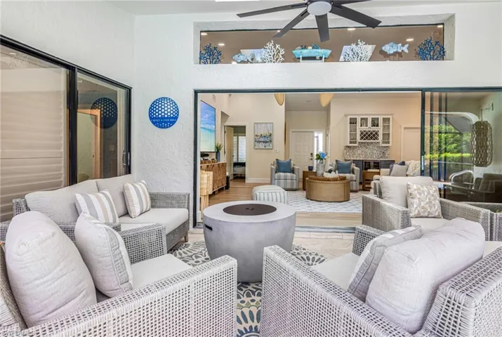 1374 Foxfire Ln, Naples, Florida 34104