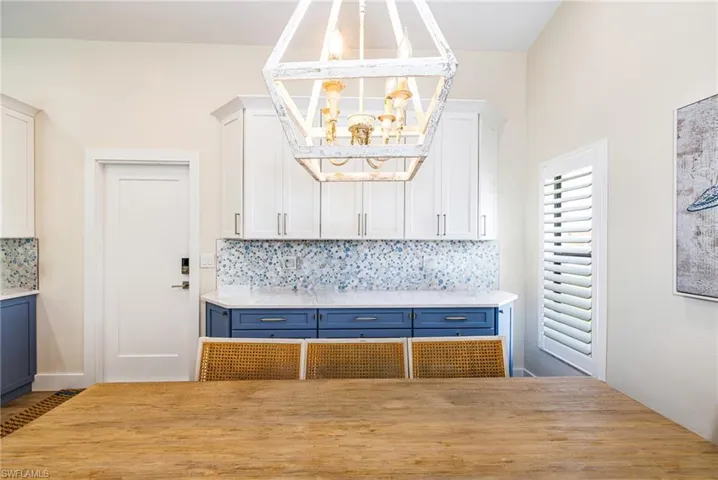 1374 Foxfire Ln, Naples, Florida 34104