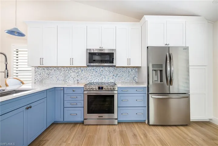 1374 Foxfire Ln, Naples, Florida 34104