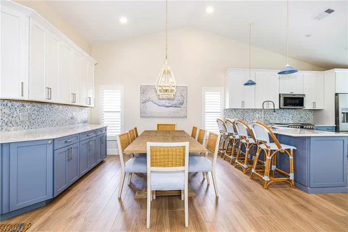 1374 Foxfire Ln, Naples, Florida 34104