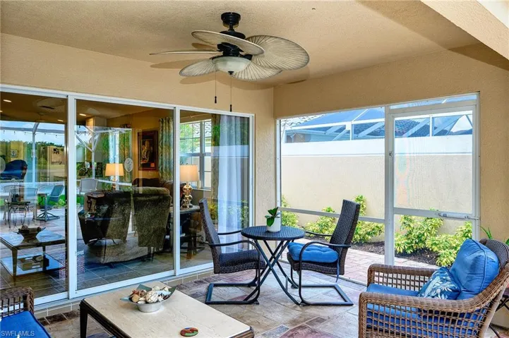 lanai featuring ceiling fan