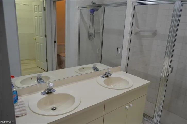 1702 Emerald Cove Dr, Cape Coral, Florida 33991