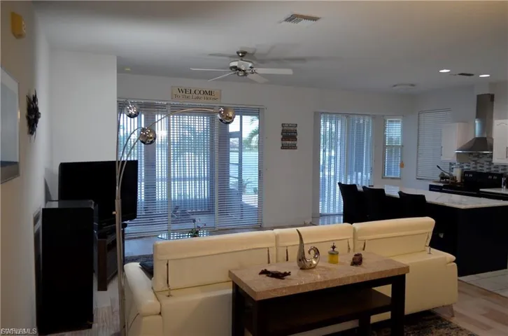 1702 Emerald Cove Dr, Cape Coral, Florida 33991