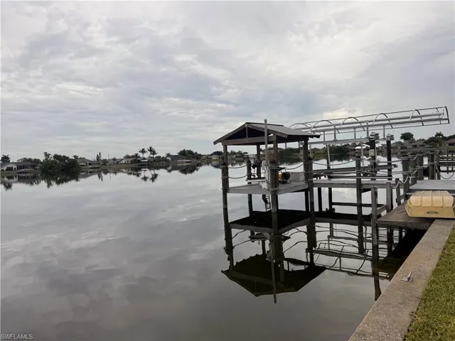 247 Se 6th St, Cape Coral, Florida 33990