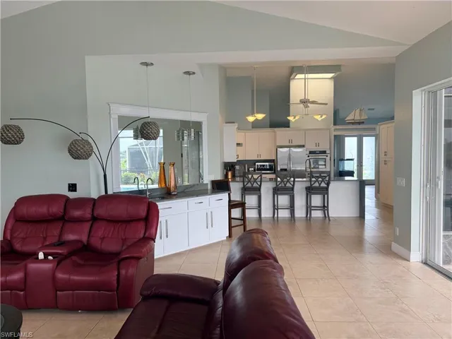 247 Se 6th St, Cape Coral, Florida 33990