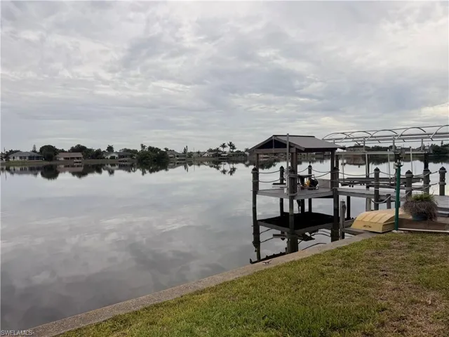 247 Se 6th St, Cape Coral, Florida 33990