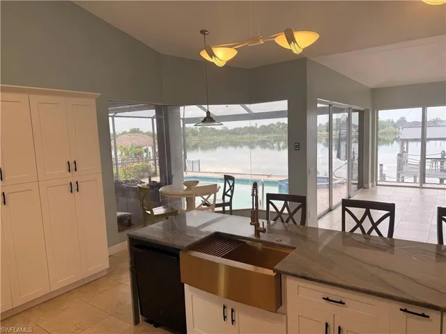 247 Se 6th St, Cape Coral, Florida 33990