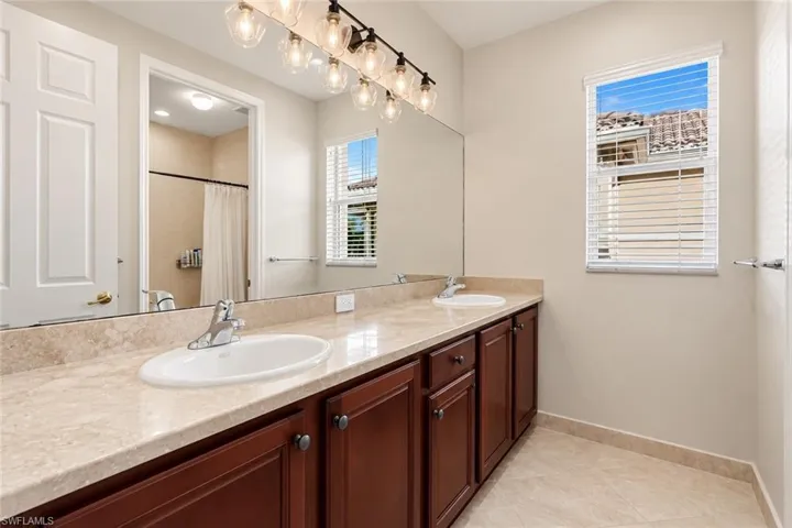 10487 Winged Elm Ln, Fort Myers, Florida 33913