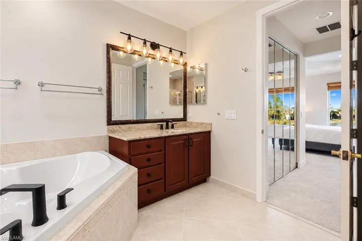 10487 Winged Elm Ln, Fort Myers, Florida 33913