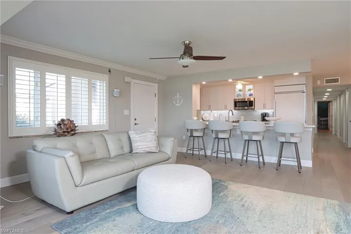 222  Harbour  DR, Naples, FL 34103