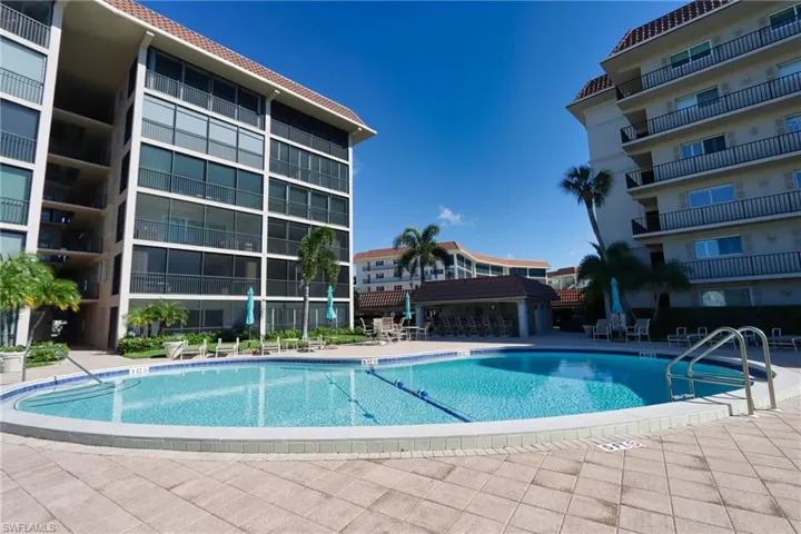 222  Harbour  DR, Naples, FL 34103