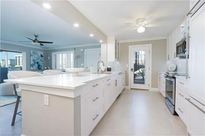 222  Harbour  DR, Naples, FL 34103