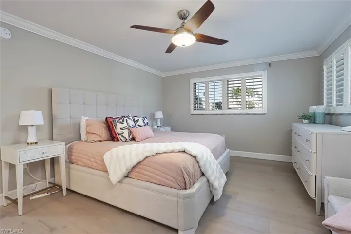 222  Harbour  DR, Naples, FL 34103