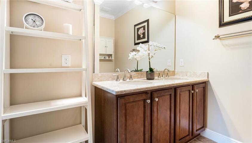 Master bath/dual sinks