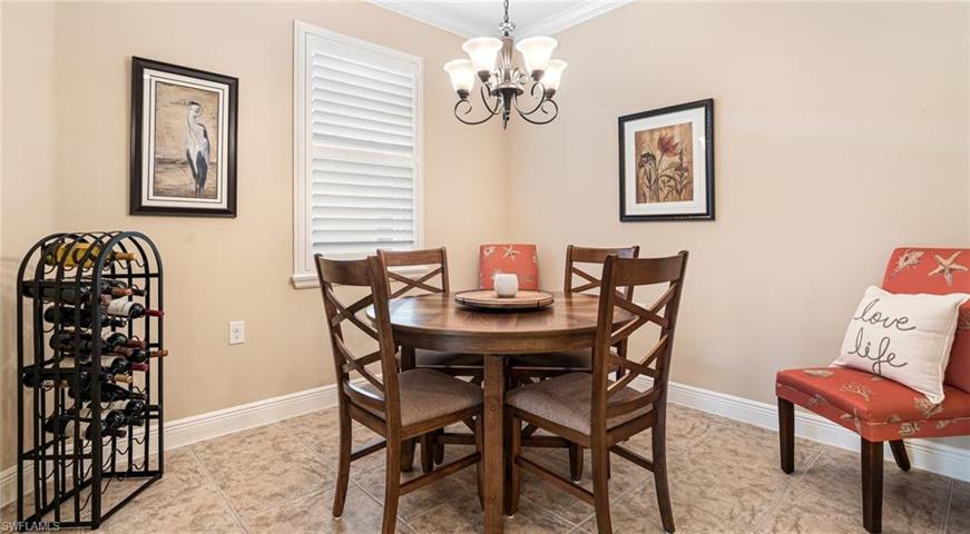 Eat-in kitchen