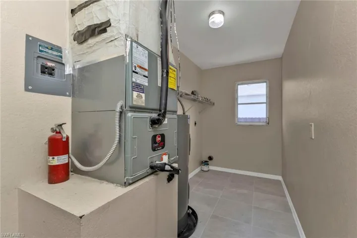 Utilities with heating unit