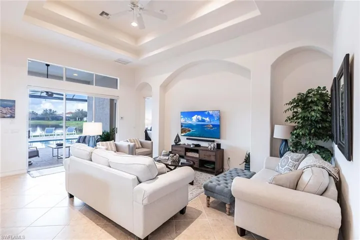 7863  Valencia  CT, Naples, FL 34113