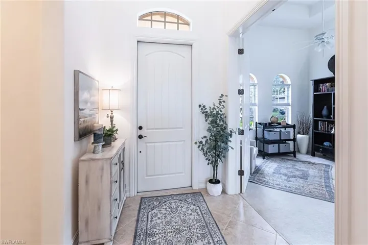 7863  Valencia  CT, Naples, FL 34113