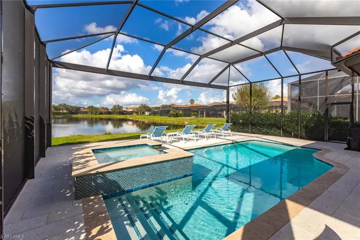 7863  Valencia  CT, Naples, FL 34113
