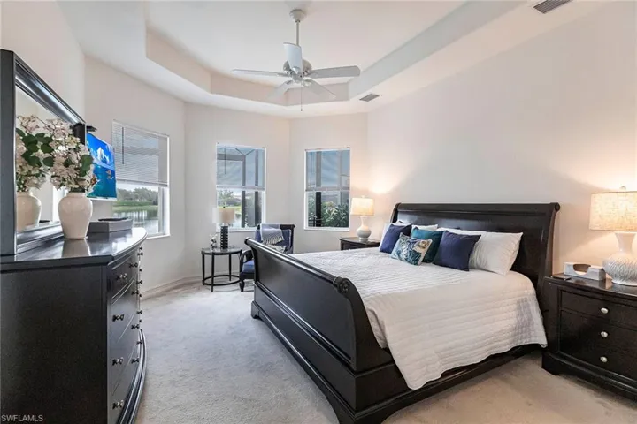 7863  Valencia  CT, Naples, FL 34113