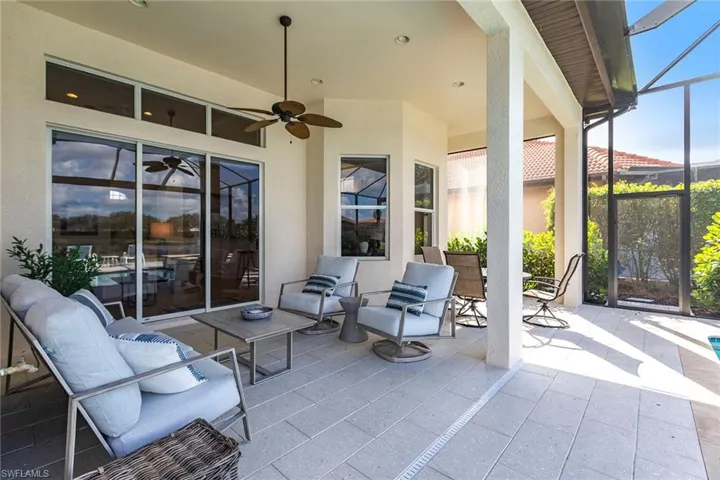 7863  Valencia  CT, Naples, FL 34113