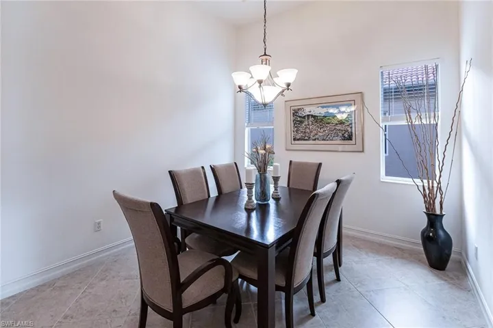 7863  Valencia  CT, Naples, FL 34113