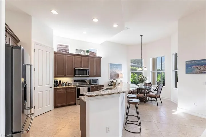 7863  Valencia  CT, Naples, FL 34113