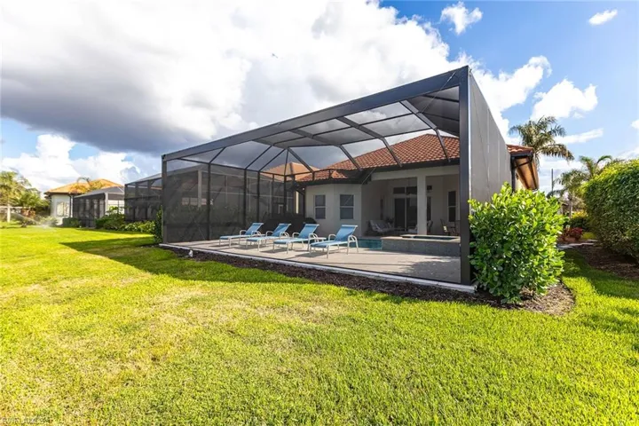 7863  Valencia  CT, Naples, FL 34113